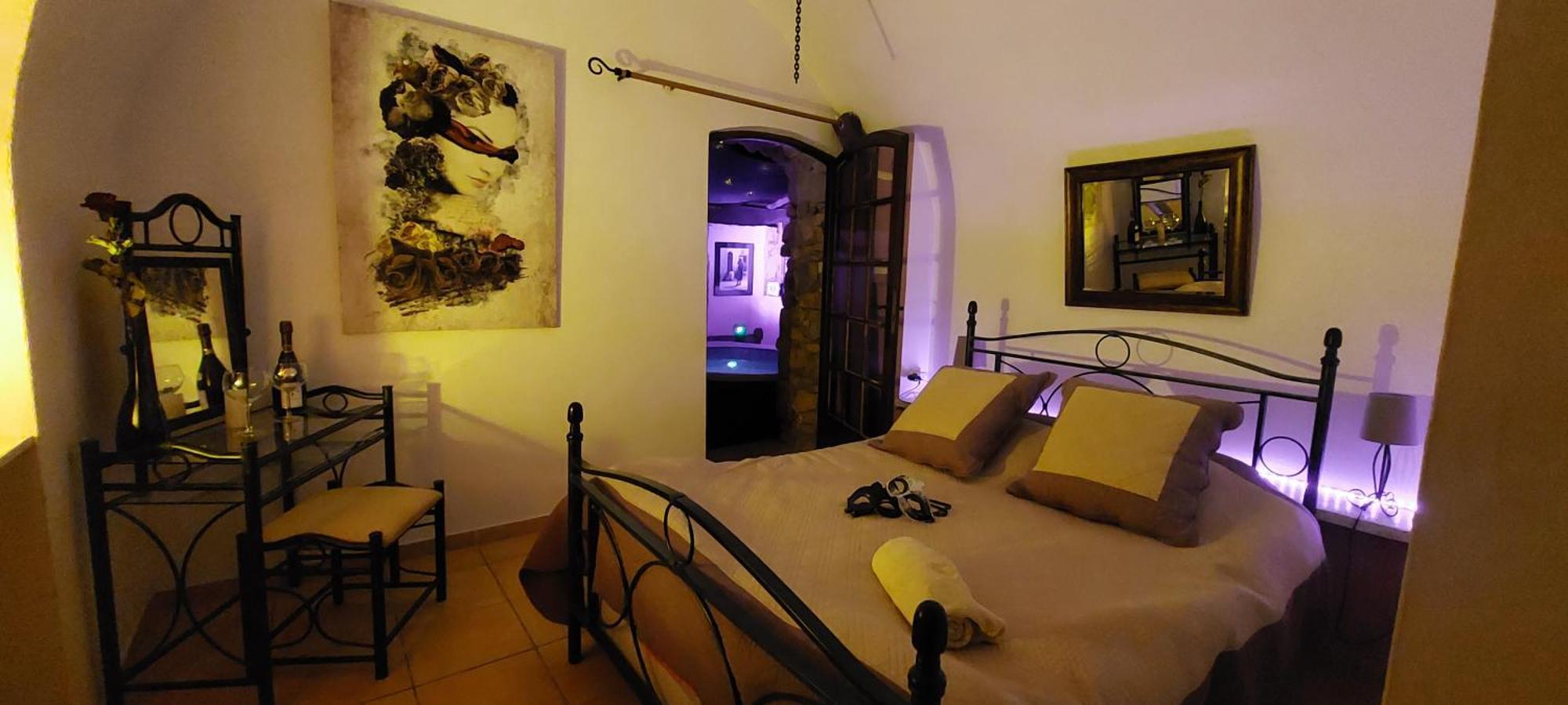 Chambre Love Romantique Avec Spa Privee Calvi  Exterior photo